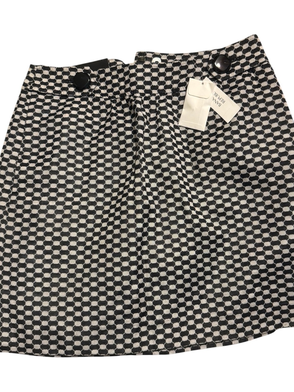 Banana Republic Black and White Patterned Mini Skirt with Button Detail Sz 4 NWt